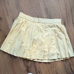 NWOT yellow pleated tennis skirt